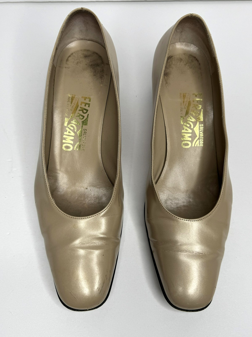 Salvatore Ferragamo Shoes Womens Size 8.5 Beige Leather Block Heel Pumps Italy
